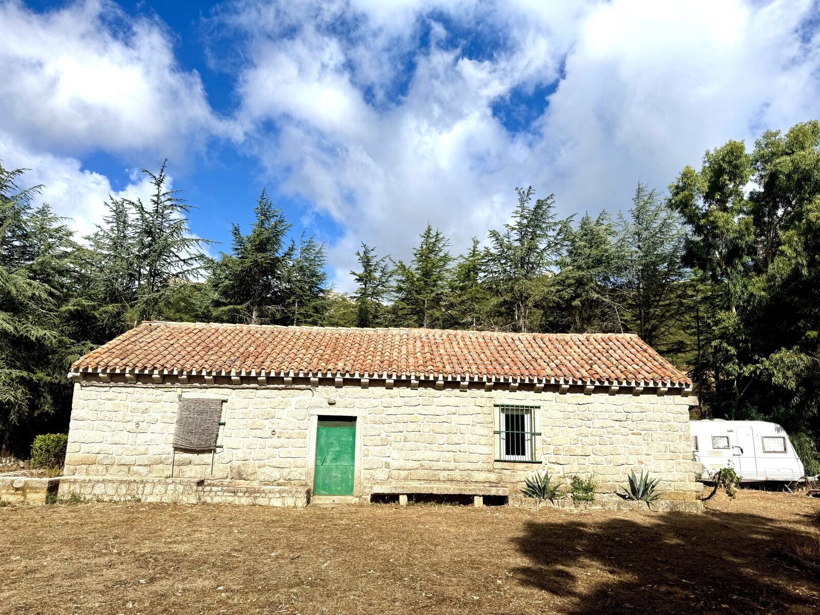 Teilrestauriertes Stazzo mit 3,5 Hektar, Luogosanto