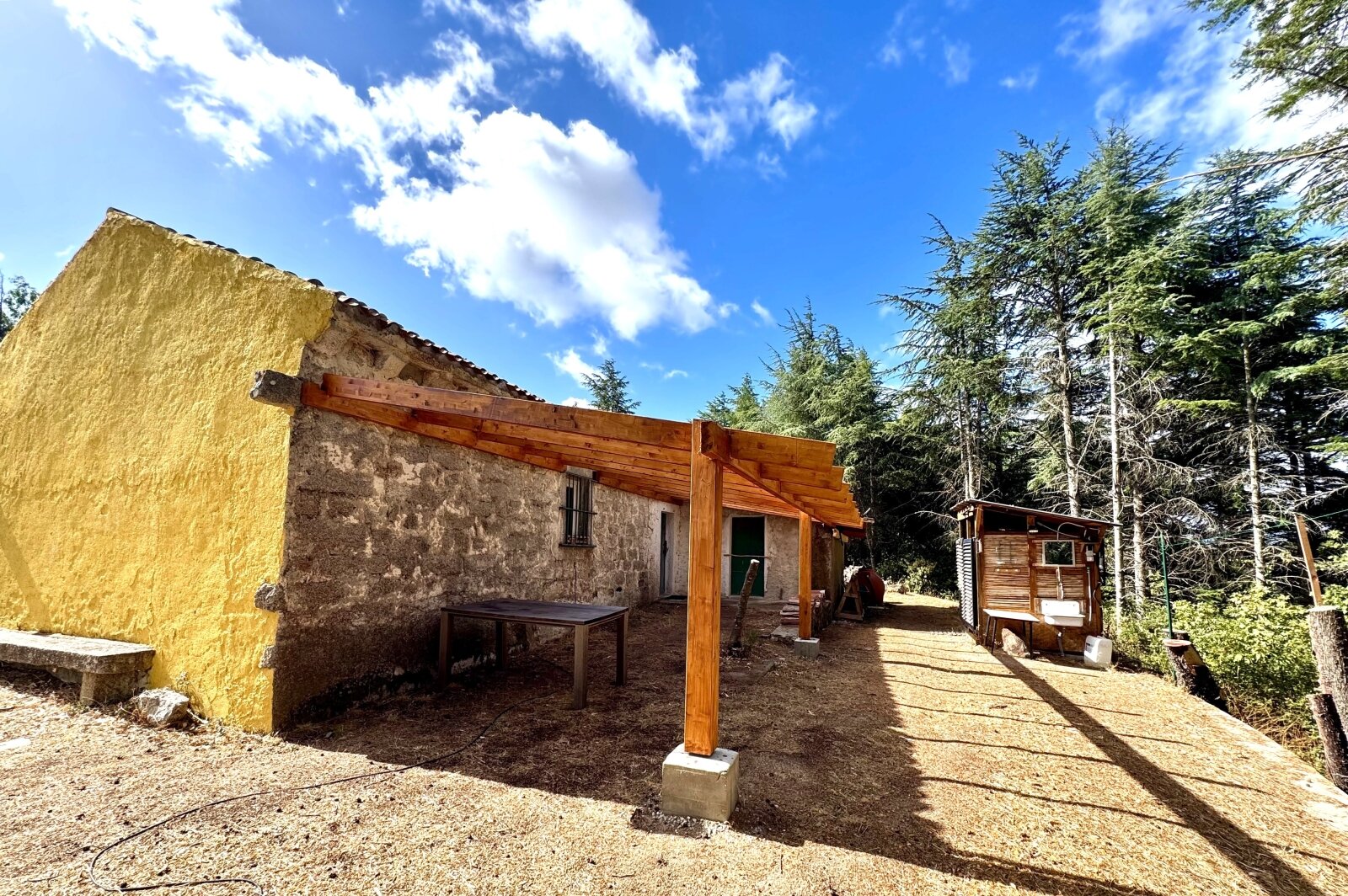Teilrestauriertes Stazzo mit 3,5 Hektar, Luogosanto