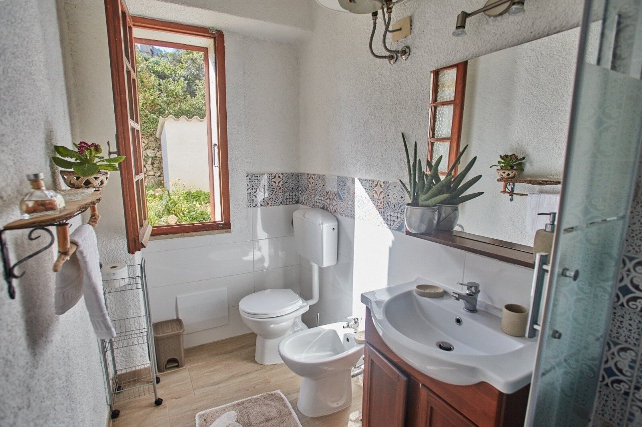 8 8