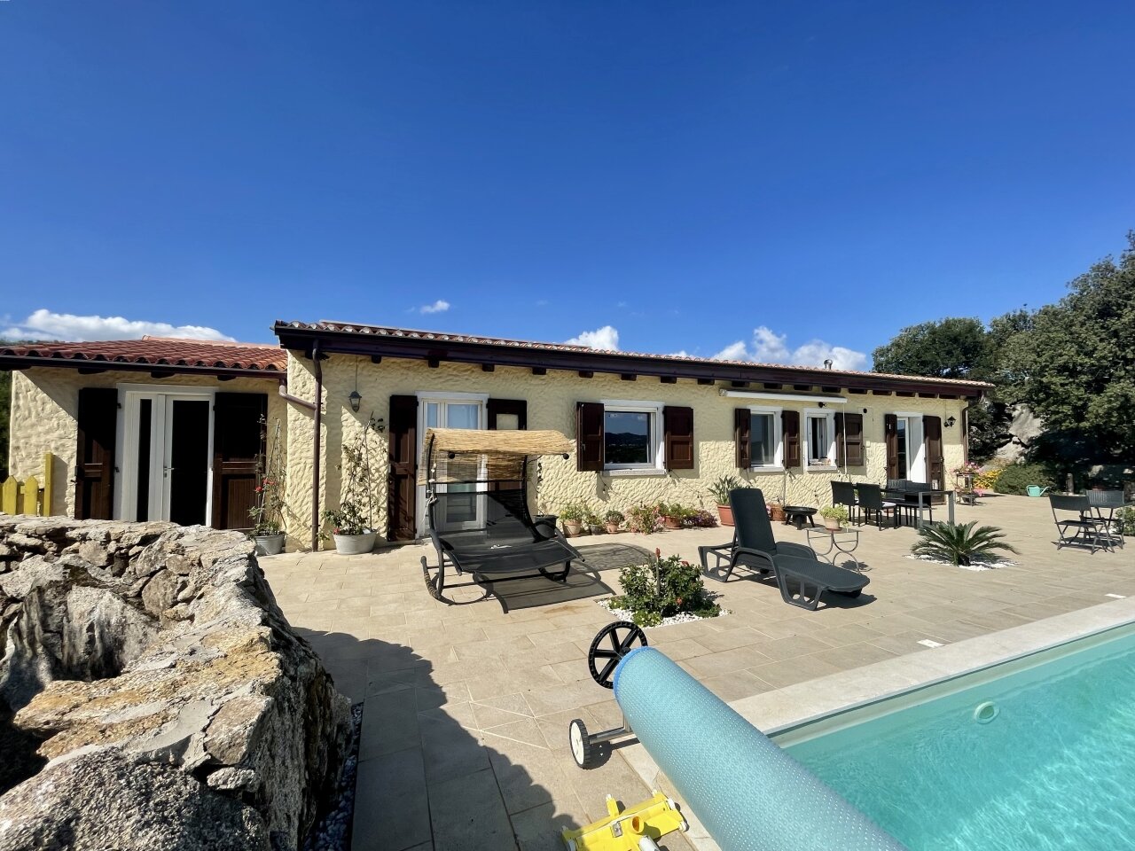 Perfektes Landhaus mit Pool in Gallura, 3 Hektar