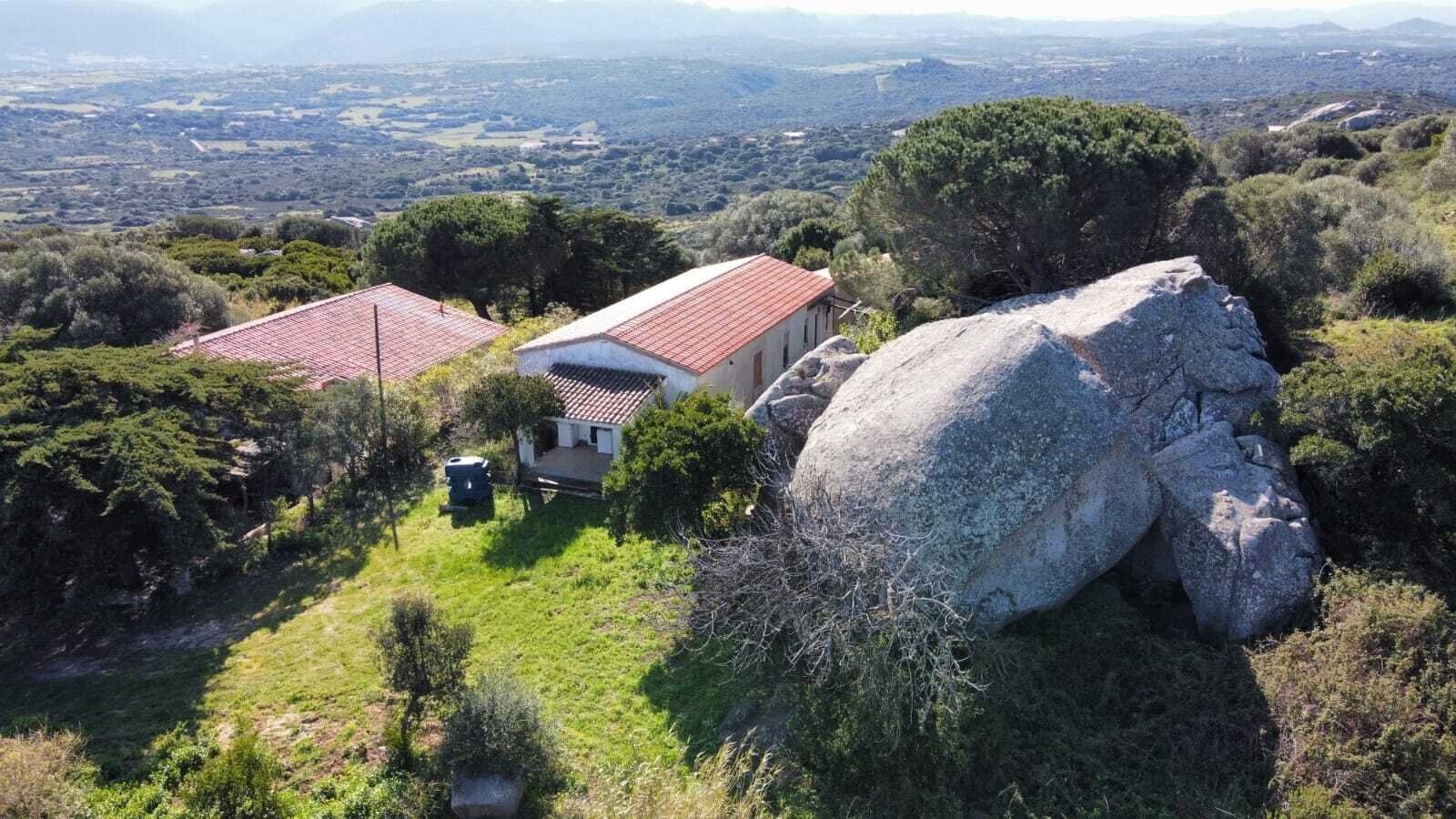 Große Struktur mit Meerblick und Potenzial, Vignola