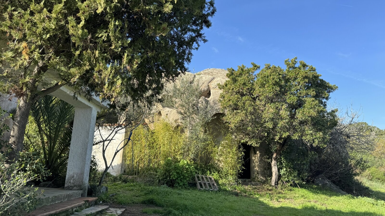 Große Struktur mit Meerblick und Potenzial, Vignola