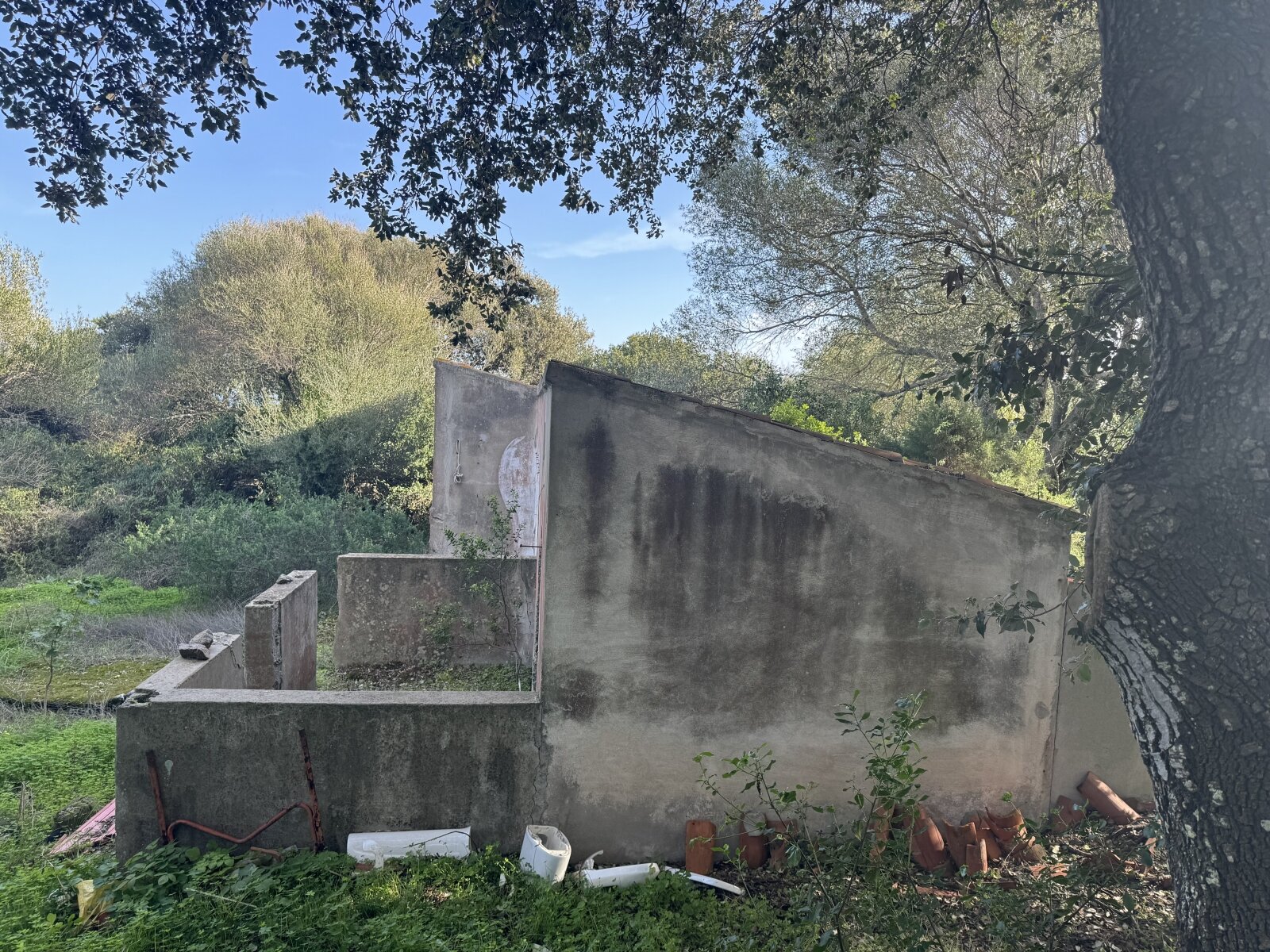 Große Struktur mit Meerblick und Potenzial, Vignola