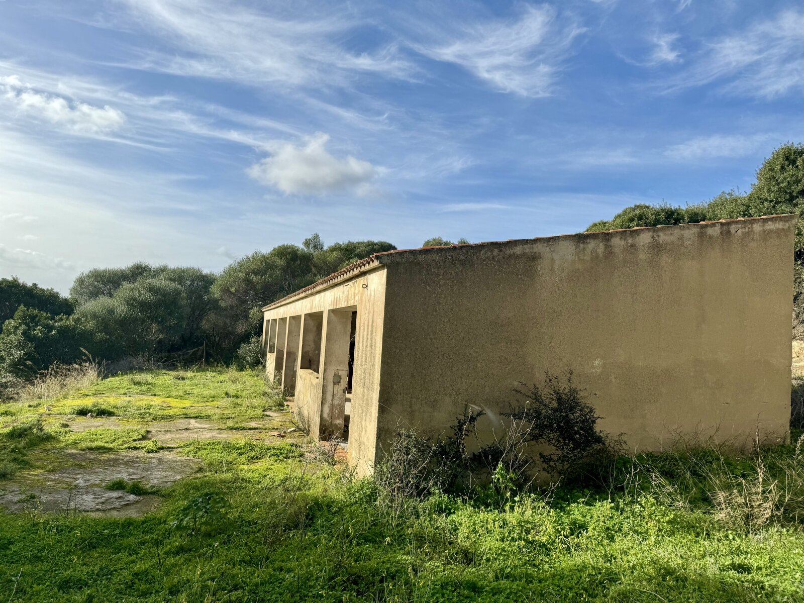 Große Struktur mit Meerblick und Potenzial, Vignola