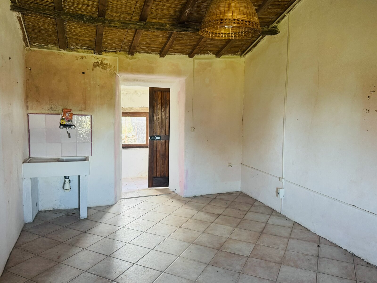 Großes Haus mit 4 Appartements, 60 Hektar, Meerblick