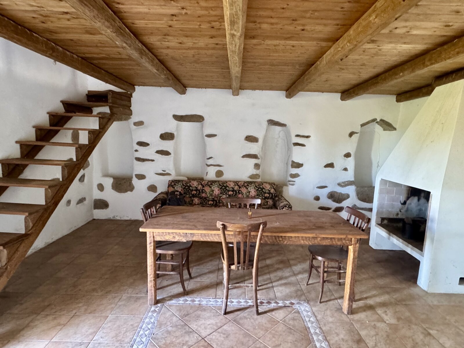Großes Haus mit 4 Appartements, 60 Hektar, Meerblick