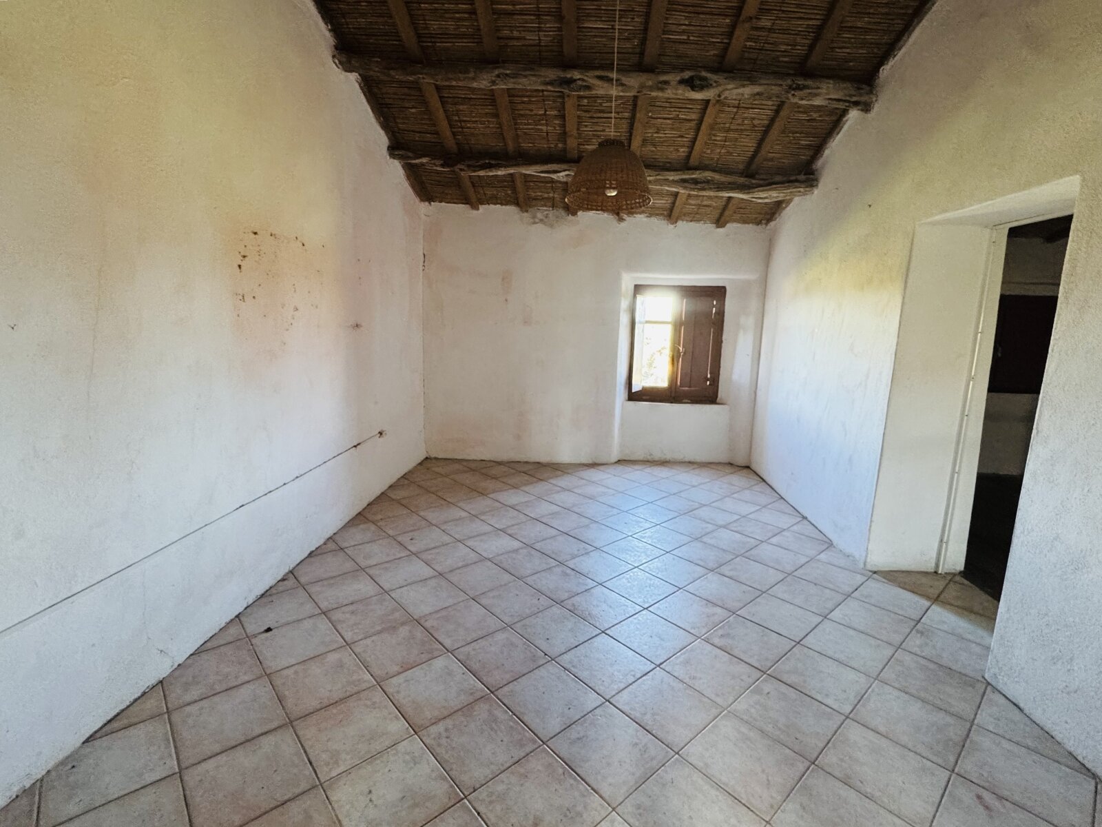 Großes Haus mit 4 Appartements, 60 Hektar, Meerblick
