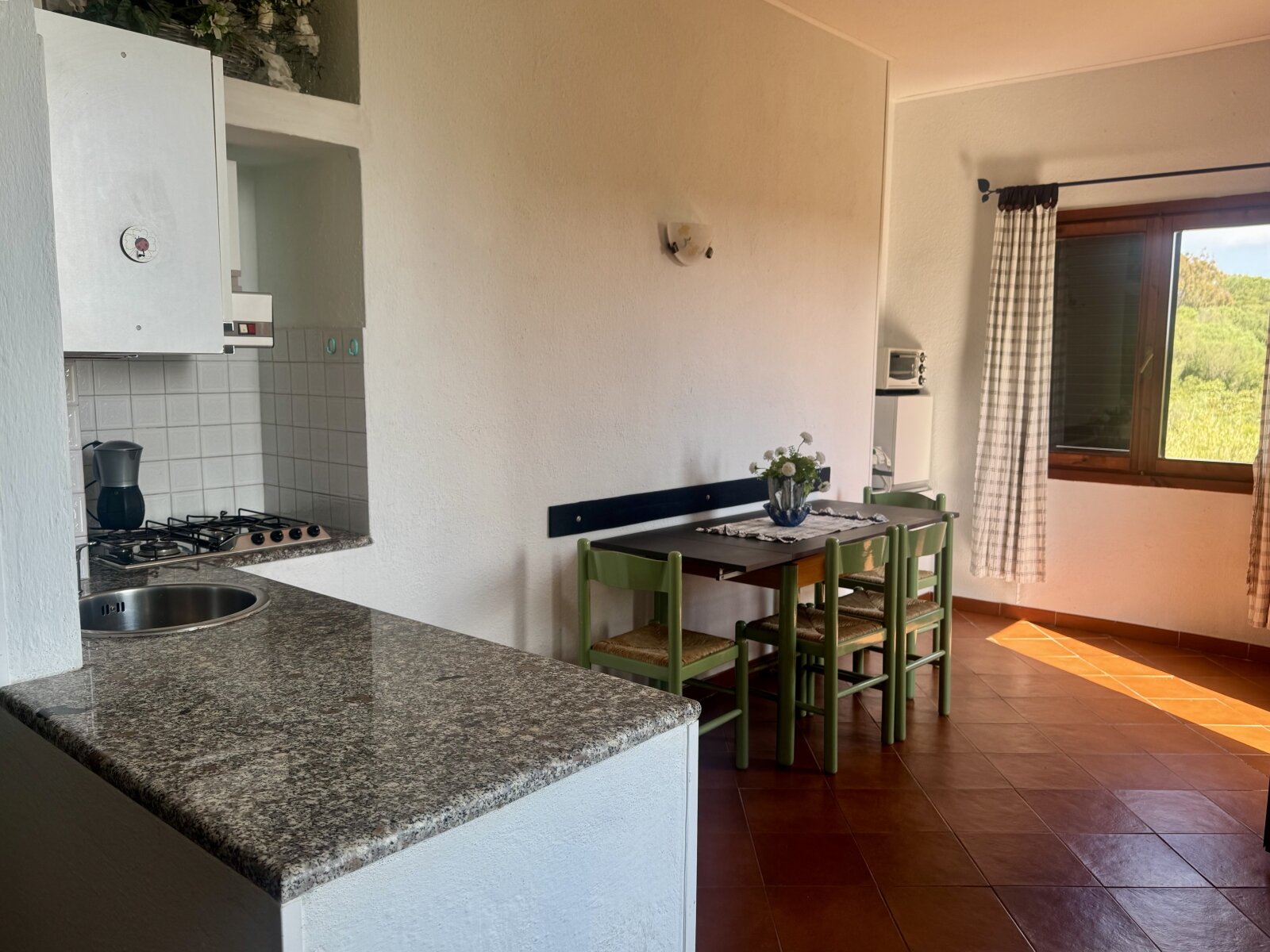 3 Zi.-Ferienwohnung in Porto Pozzo, ruhig, Meerblick