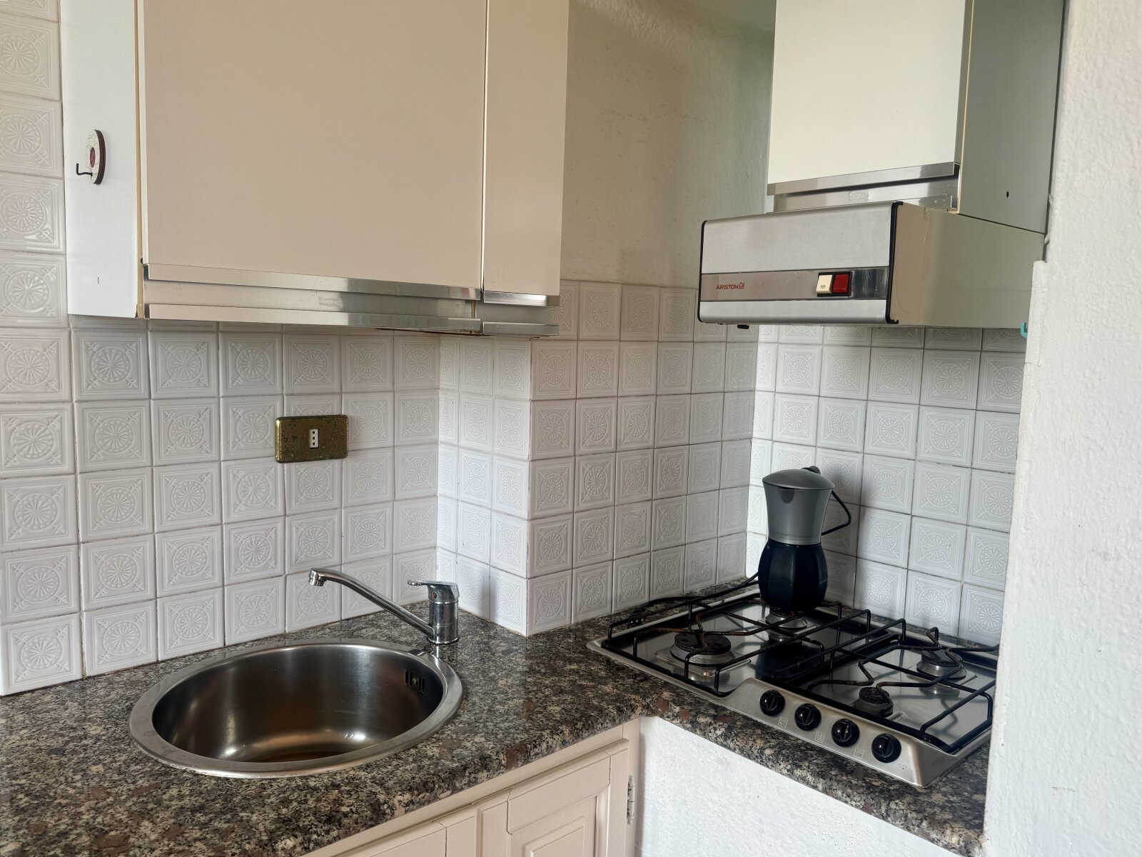 3 Zi.-Ferienwohnung in Porto Pozzo, ruhig, Meerblick