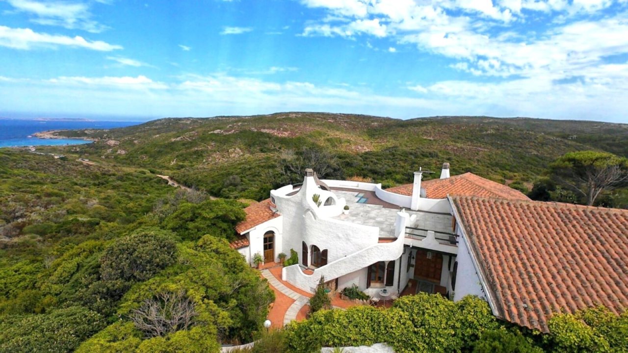 Exklusives Küstendomizil mit atemberaubender Panorama-Aussicht - Ihr privates Paradies zwischen Meer und Hügellandschaft!