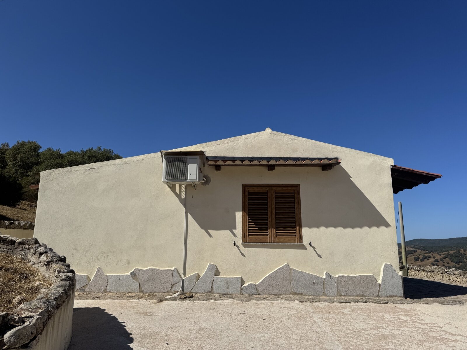Stazzo mit Natursteinakzenten und klimatisierter Wohlfühlgarantie Stazzo mit Natursteinakzenten und klimatisierter Wohlfühlgarantie