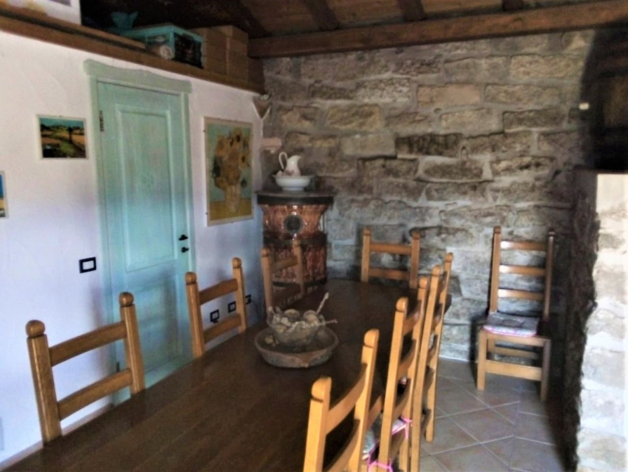 Esszimmer mit großem Esszimmertisch Esszimmer mit großem Esszimmertisch