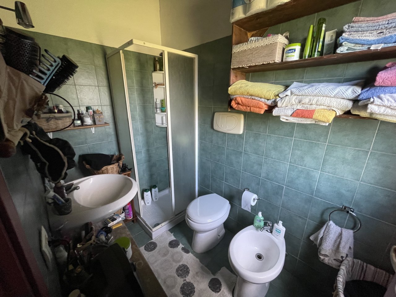 Badezimmer mit Dusche Badezimmer mit Dusche