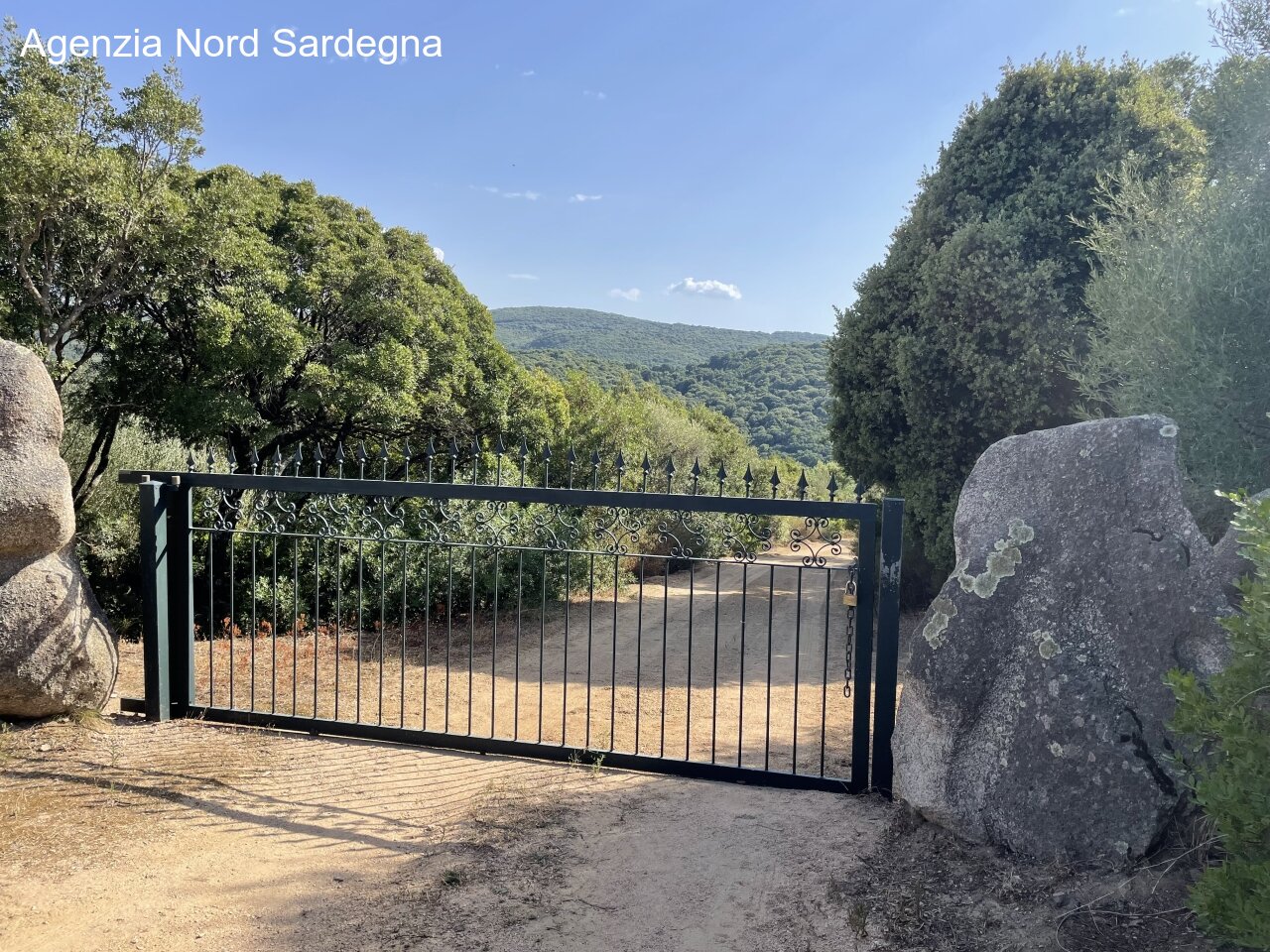 Einfahrt Stazzo San Trano Einfahrt Stazzo San Trano