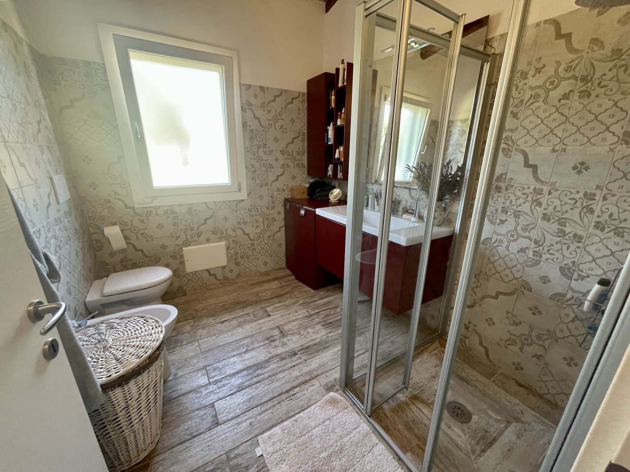 Badezimmer mit Dusche Badezimmer mit Dusche