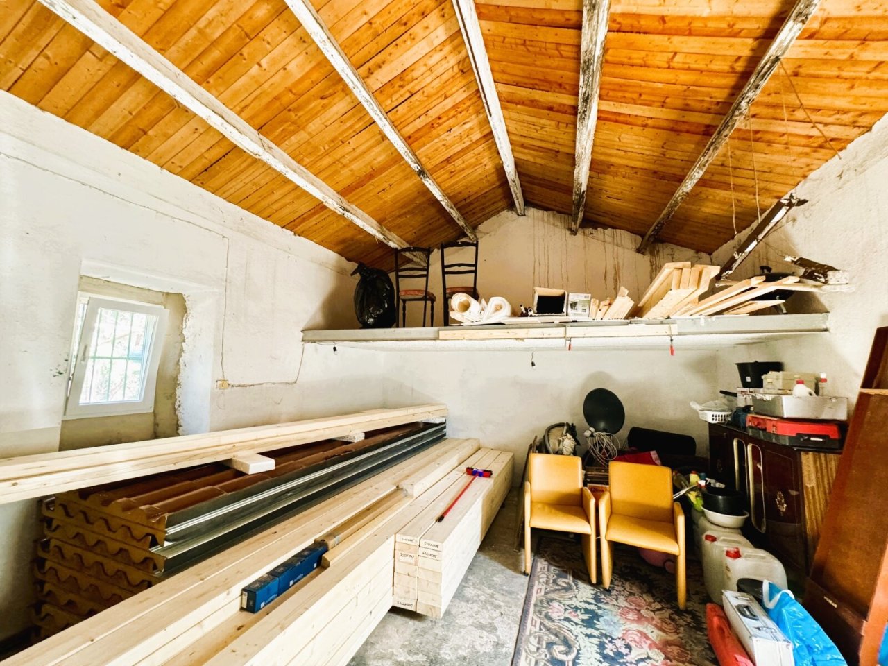3. Zimmer zu,m Ausbau 3. Zimmer zu,m Ausbau
