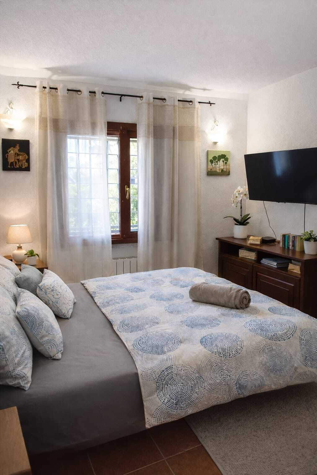 Absolutely peacefully located with an expanded annexe.