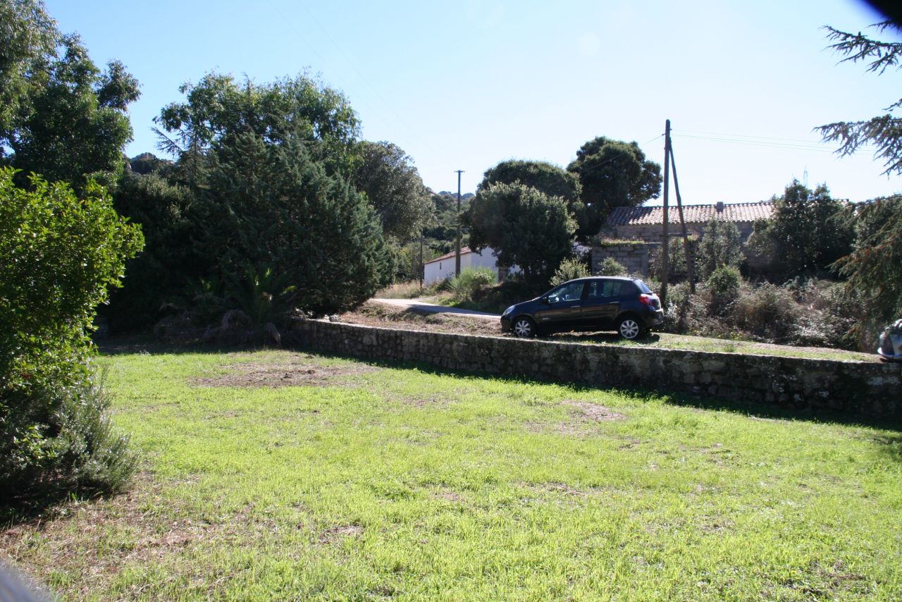 Stazzo habitable but not finished, 3,5 hectars,Luogosanto/Luras