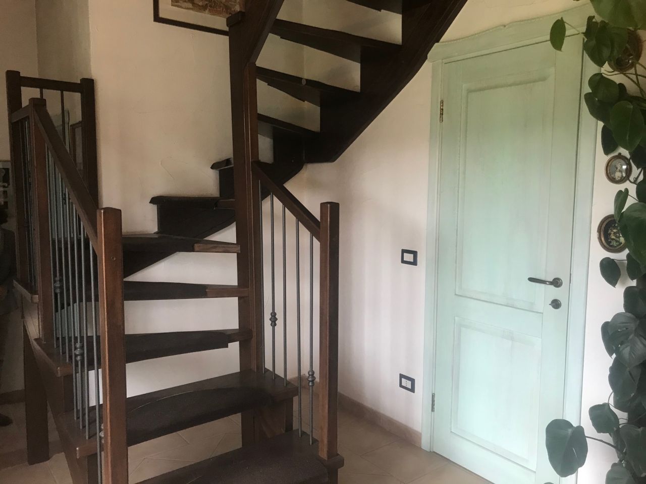 Wendeltreppe in den 1.Stock Wendeltreppe in den 1.Stock