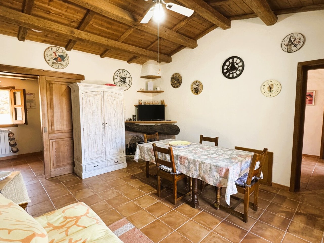 Rustic dining room with charm: wooden beam ceiling, natural stone fireplace, your new cozy home! Rustic dining room with charm: wooden beam ceiling, natural stone fireplace, your new cozy home!