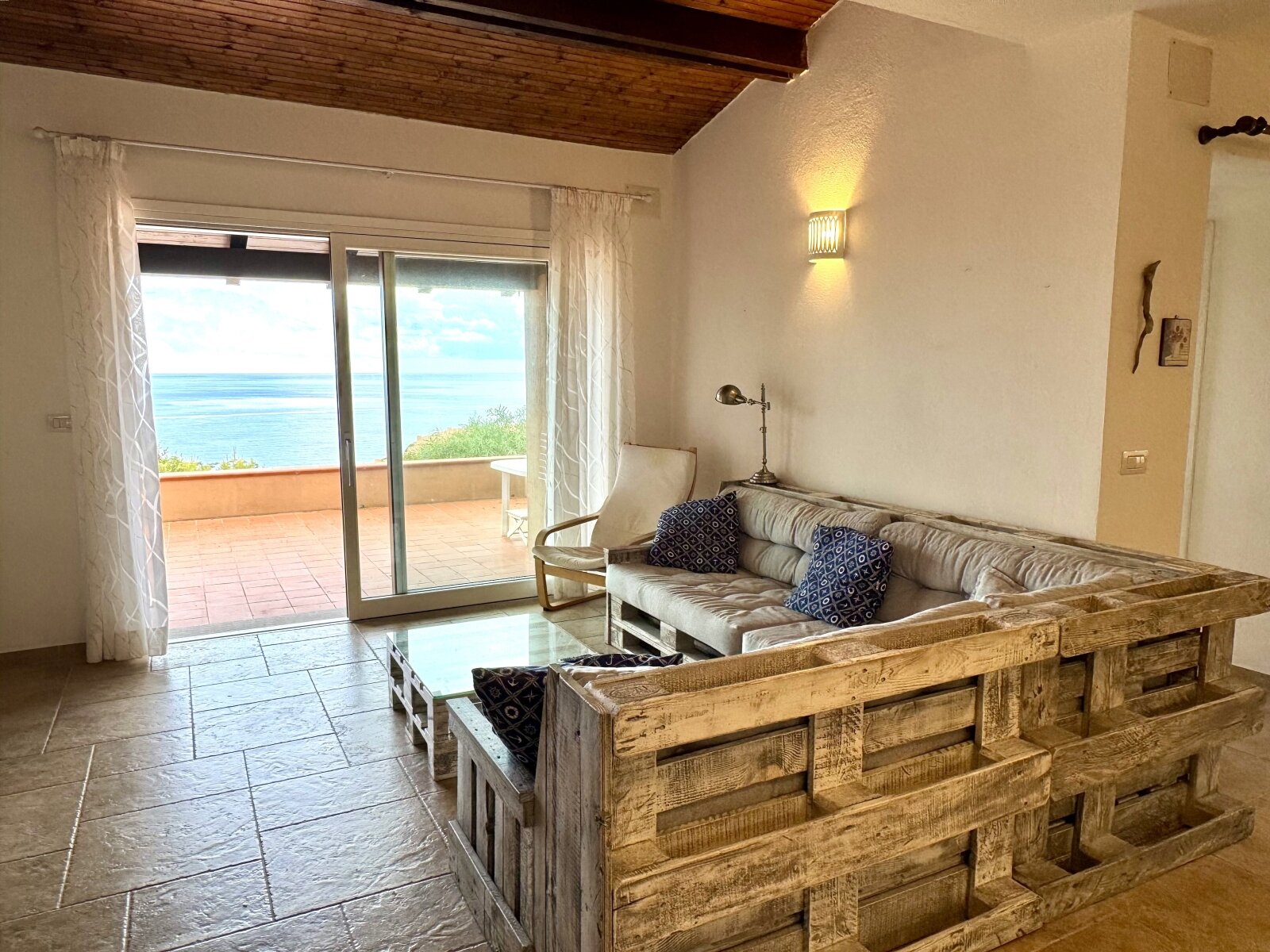 Dreamy sea view apartment with direct panoramic terrace and rustic wooden ceiling Dreamy sea view apartment with direct panoramic terrace and rustic wooden ceiling