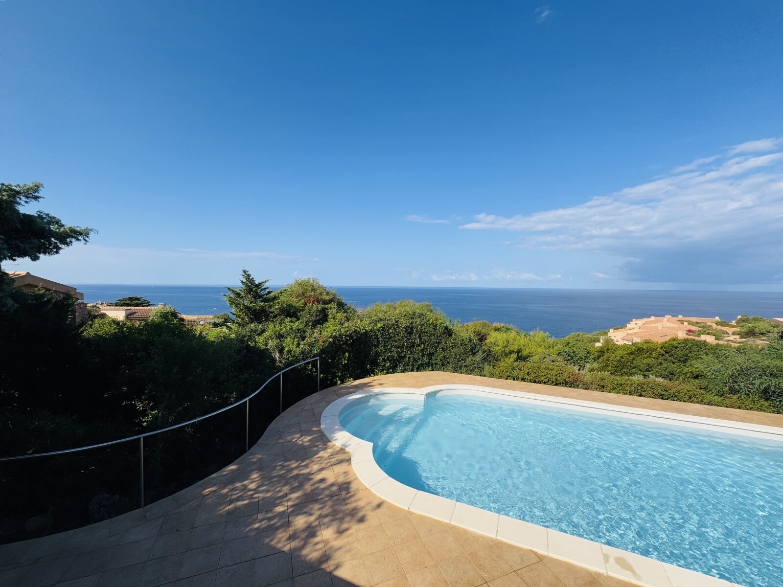 Exclusive sea view paradise: pool with breathtaking panoramic views of the Mediterranean region Exclusive sea view paradise: pool with breathtaking panoramic views of the Mediterranean region