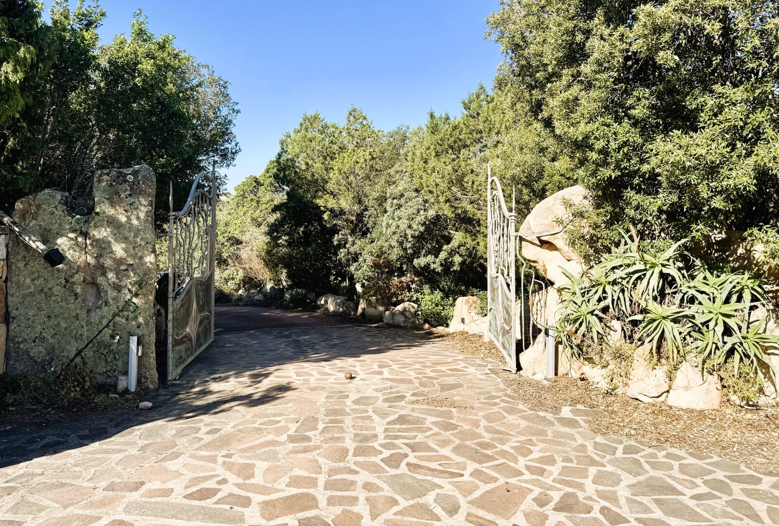 Splendido proprietà nella Gallura con casa per gli ospiti, vista mare e privacy assoluta
