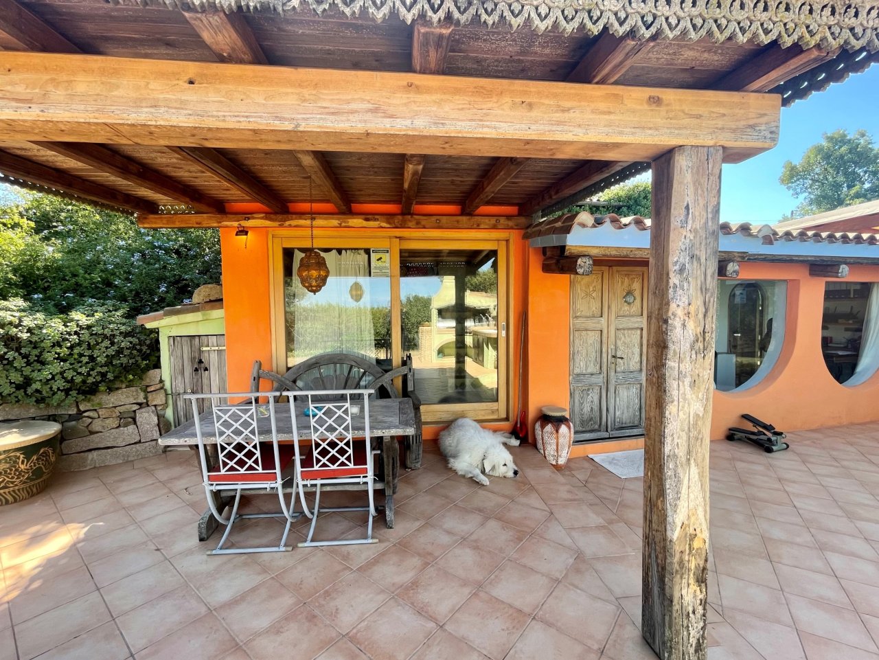 Terrazza da sogno mediterranea: struttura in legno rustica con fascino e vista panoramica - il vostro spazio esterno accogliente con carattere! Terrazza da sogno mediterranea: struttura in legno rustica con fascino e vista panoramica - il vostro spazio esterno accogliente con carattere!